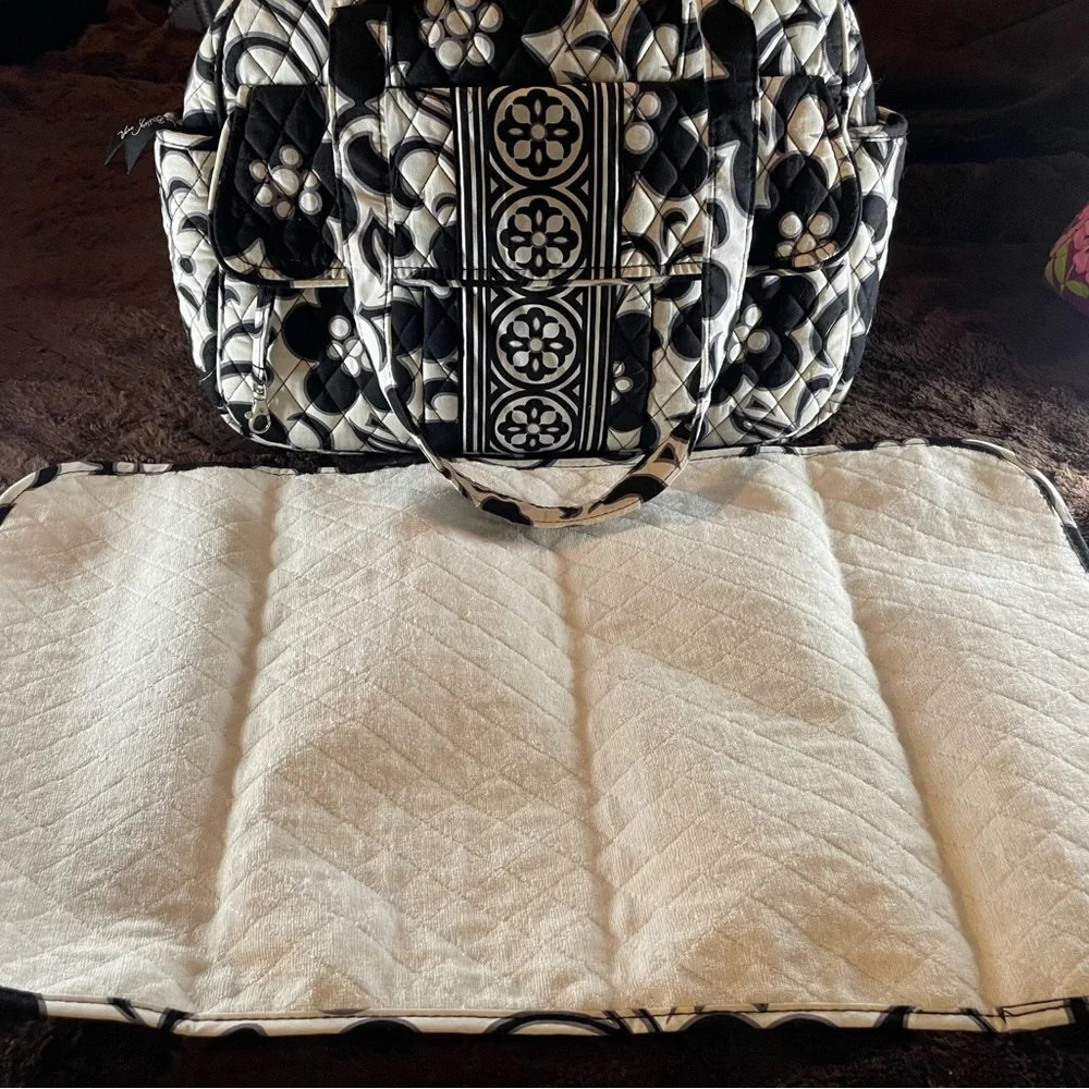 Vera Bradley Baby Bag /Diaper Bag Night & Day with White Interior Changing Pad - Picture 3 of 16